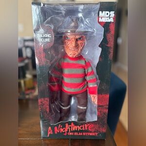 Mezco Mega Freddy Krueger